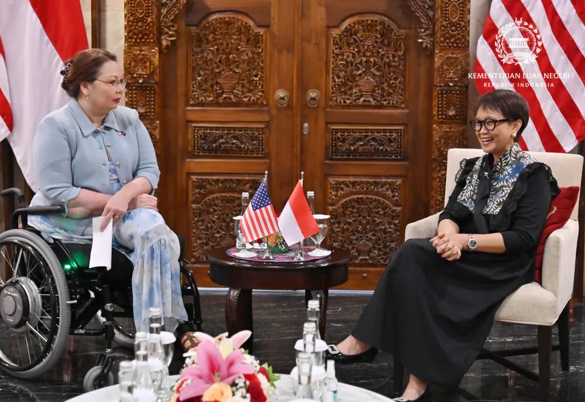 Pertemuan Menteri Luar Negeri RI dengan Senator Amerika Serikat